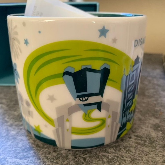 Disney's Hollywood Studios Starbucks YOU ARE HERE collection 14oz mug - Picture 6 of 9